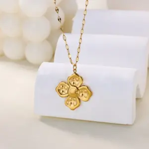 Elegant Gold Stainless Steel Women’s Necklace with Clover 6 Se0ce0605120641e18ad4d4a8e3976aeeh