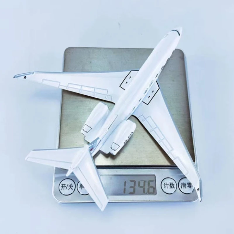 Gulfstream G650 1:200 Diecast Model with Stand 3 Gulfstream G650 1:200 Diecast Model with Stand - Image 3
