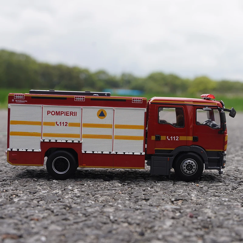 1:43 MAN Fire Truck Die-Cast Model 2 1:43 MAN Fire Truck Die-Cast Model - Image 2