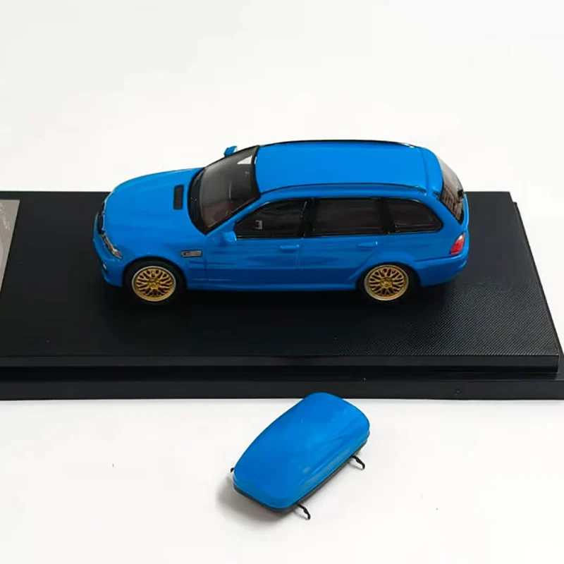 Vibrant Blue 1:64 Diecast BMW E46 Wagon Model 3 Vibrant Blue 1:64 Diecast BMW E46 Wagon Model - Image 3