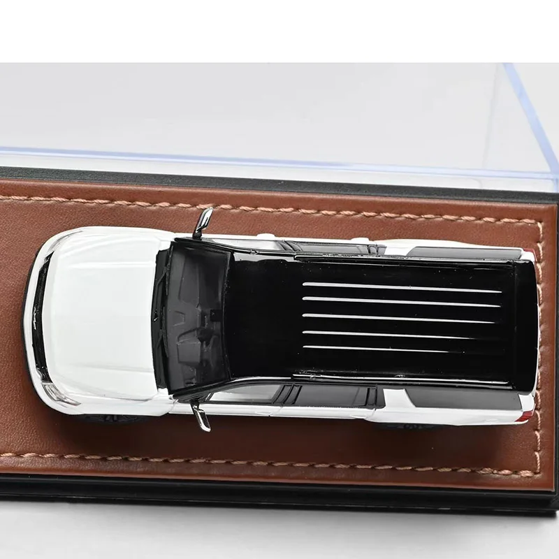 2015 Suburban SUV Model Collection in 1:64 Scale 4 2015 Suburban SUV Model Collection in 1:64 Scale - Image 4