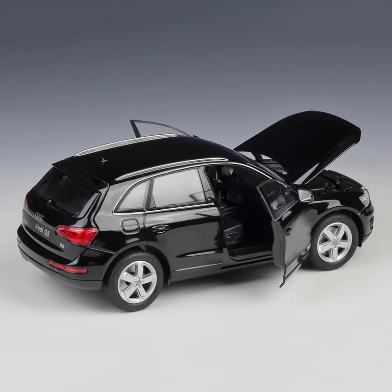 WELLY 1:24 Scale Q5 SUV Diecast Model 2 WELLY 1:24 Scale Q5 SUV Diecast Model - Image 2