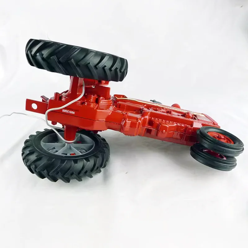 Farmall 1256 Diecast Tractor Model 6 Farmall 1256 Diecast Tractor Model - Image 6