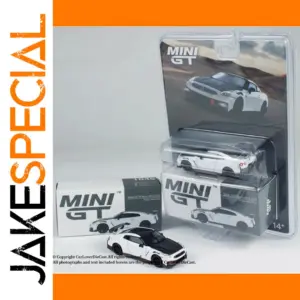 White Nissan GT-R R35 Nismo Diecast Model 1:64