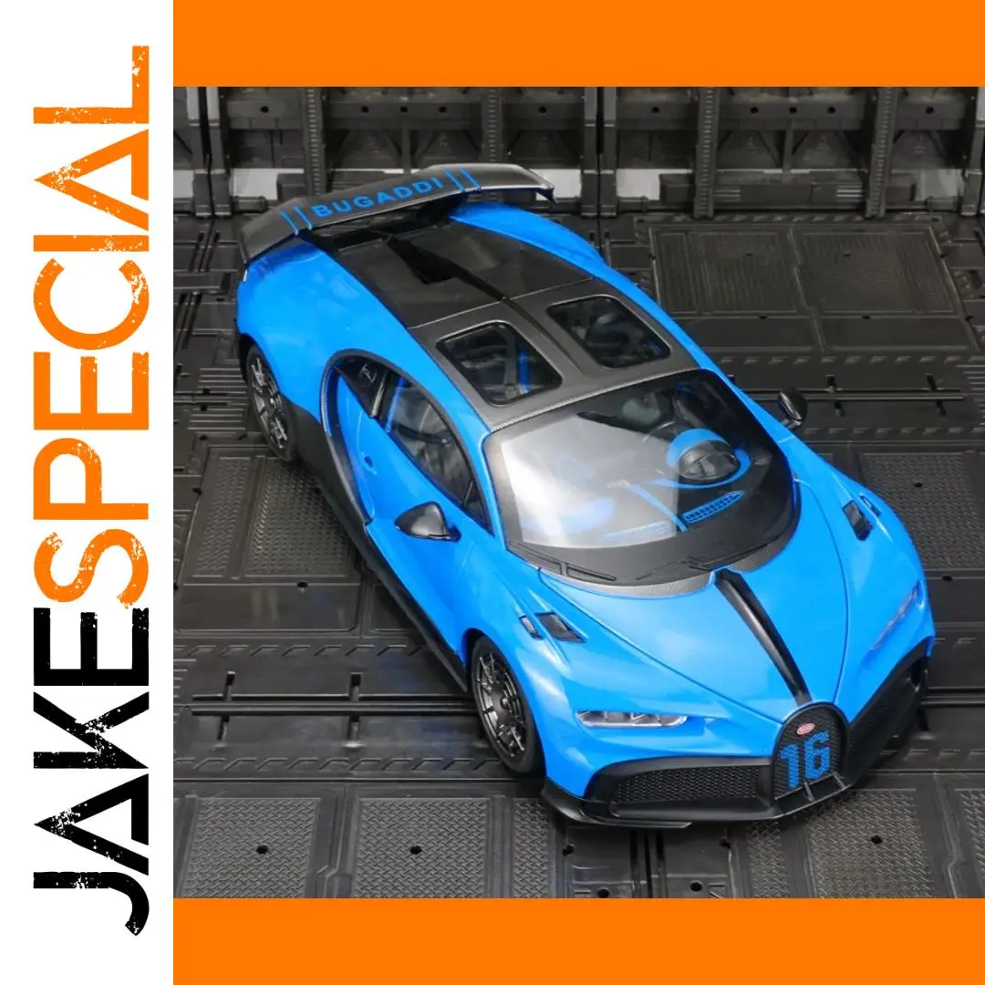 Bugatti Chiron 1:18 Scale Diecast Model in Blue 1 Bugatti Chiron 1:18 Scale Diecast Model in Blue