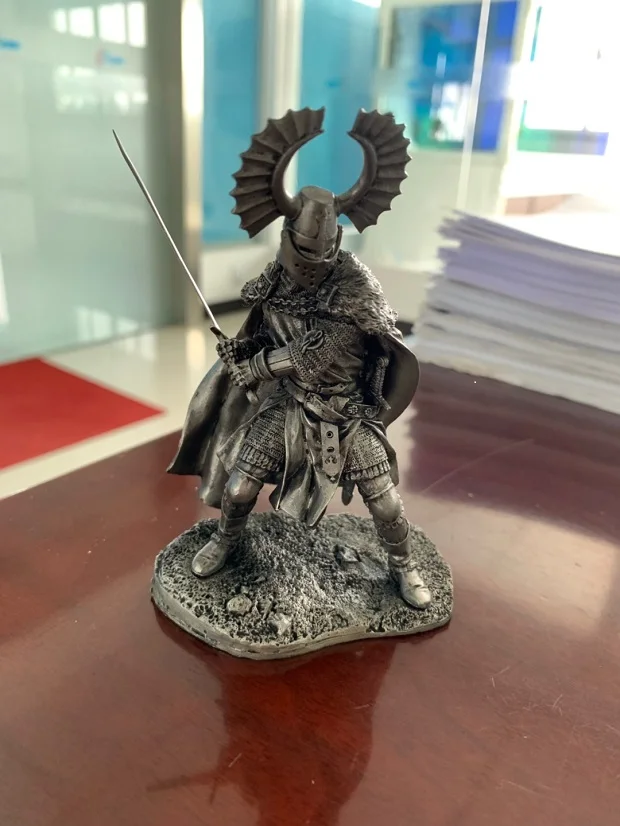 Medieval Teutonic Knight Crusader Figurine 1/18 Scale 5 Medieval Teutonic Knight Crusader Figurine 1/18 Scale - Image 5