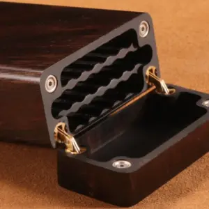 Elegant Black Rosewood Cigarette Case 14 H84642958286f43e2a6e622027e202742Z