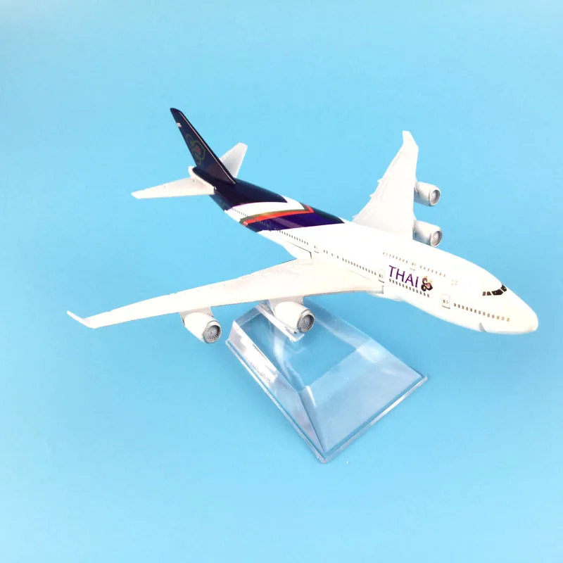 Thai Airways Boeing 747 Diecast Model 1:400 Scale 6 Thai Airways Boeing 747 Diecast Model 1:400 Scale - Image 6