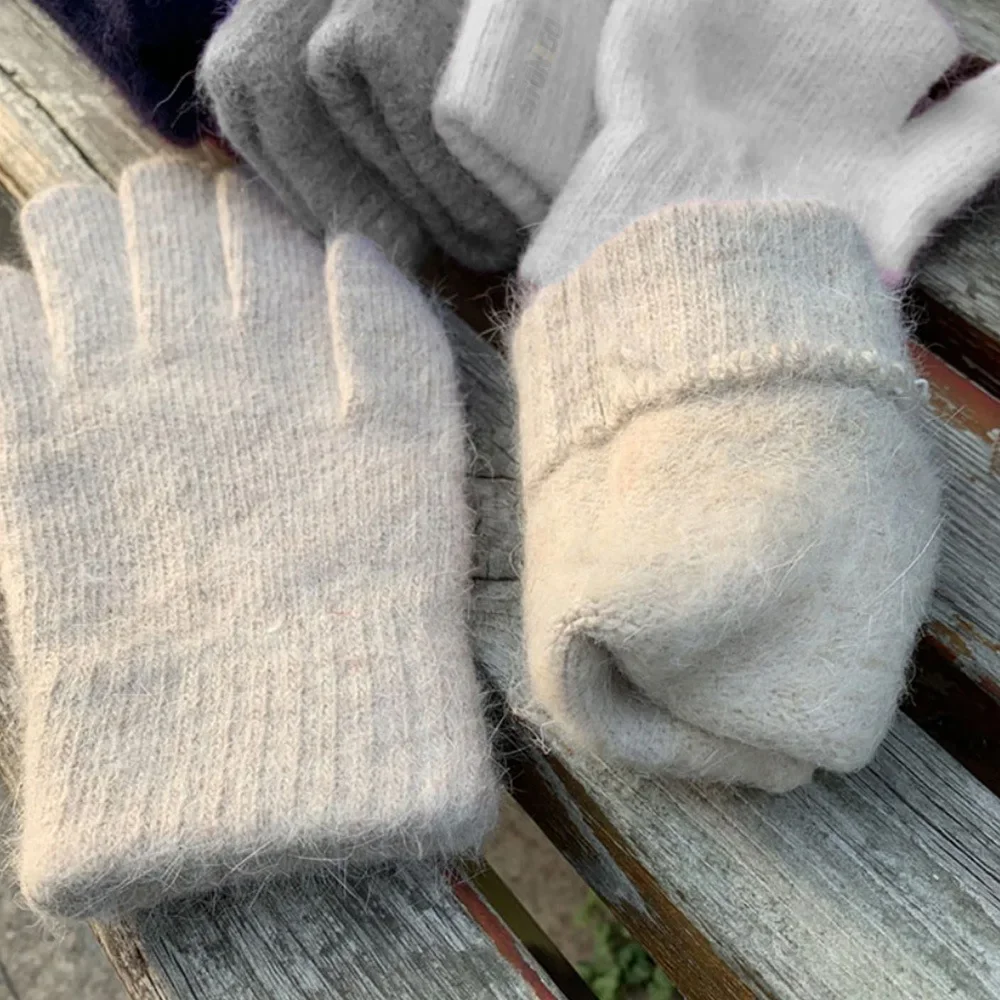 Knitted Winter Gloves for Outdoors 3 Knitted Winter Gloves for Outdoors - Image 3