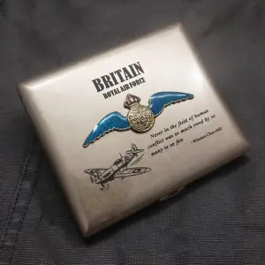 Royal Air Force Pilot Badge Cigarette Case 14 S08857f33b65f4a4c95501fb4f781cf374