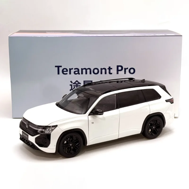 VW Pro Teramont 2025 1:18 Diecast Model 8 VW Pro Teramont 2025 1:18 Diecast Model - Image 8