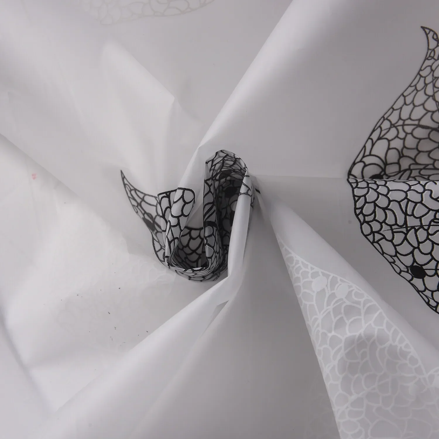 Modern Leaf Pattern Shower Curtain 71x71" 5 Modern Leaf Pattern Shower Curtain 71x71" - Image 5