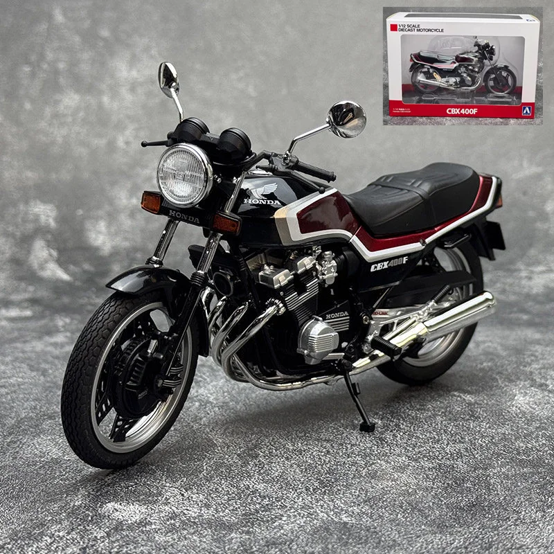 Honda CBX400F 1:12 Diecast Motorcycle Model 7 Honda CBX400F 1:12 Diecast Motorcycle Model - Image 7