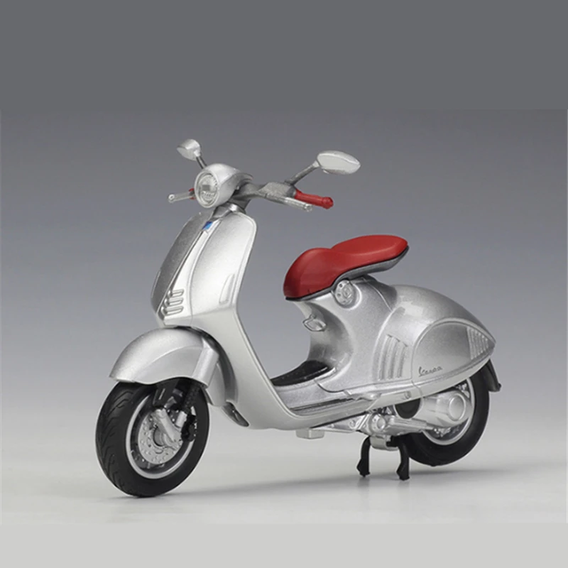 Vintage Vespa 1953 Miniature Model 3 Vintage Vespa 1953 Miniature Model - Image 3