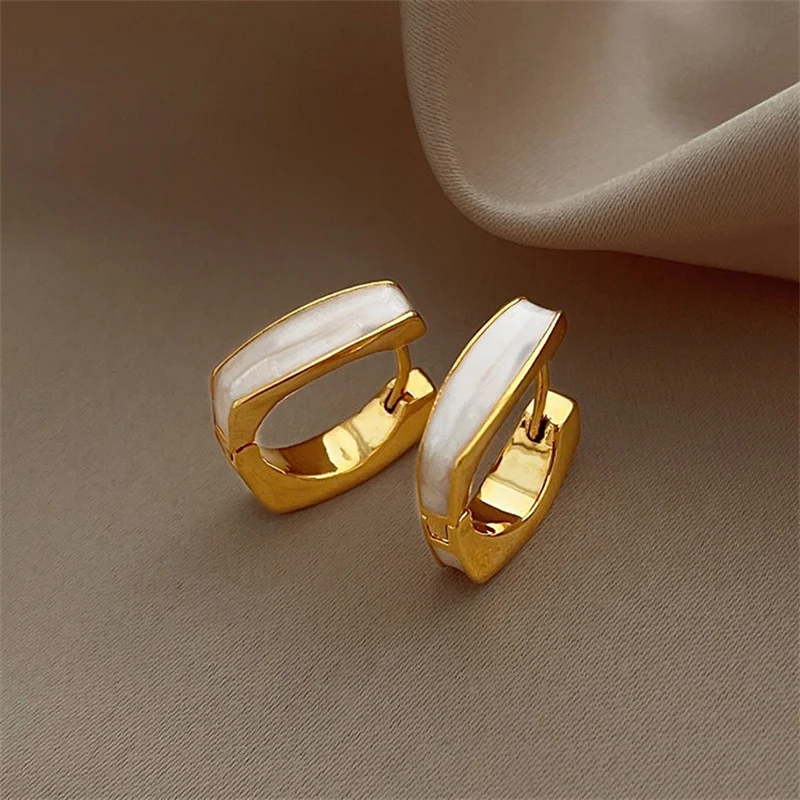 U-Shaped Geometric Hoop Earrings for Women 3 U-Shaped Geometric Hoop Earrings for Women - Image 3
