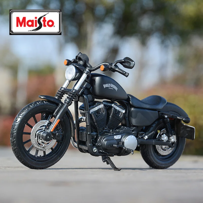 Maisto Iron 883 1:12 Diecast Motorcycle Model 2 Maisto Iron 883 1:12 Diecast Motorcycle Model - Image 2