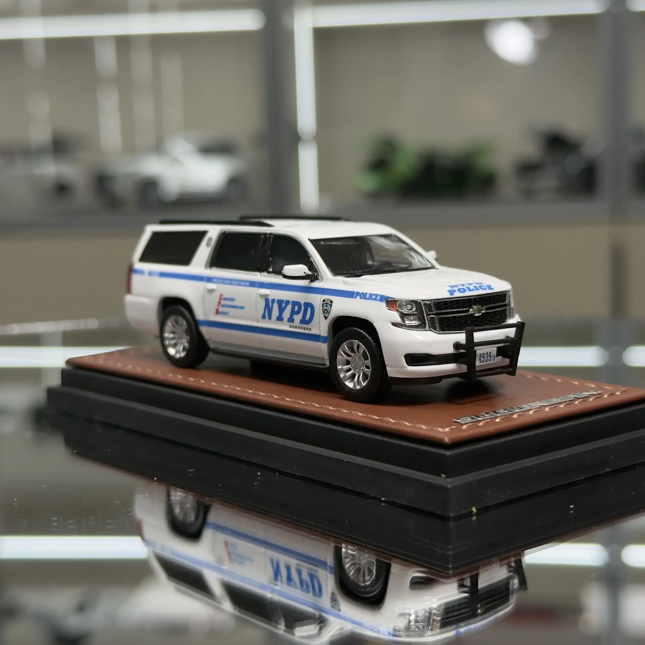 Victoria Crown NY Police Car Model 1:64 Scale 5 Victoria Crown NY Police Car Model 1:64 Scale - Image 5