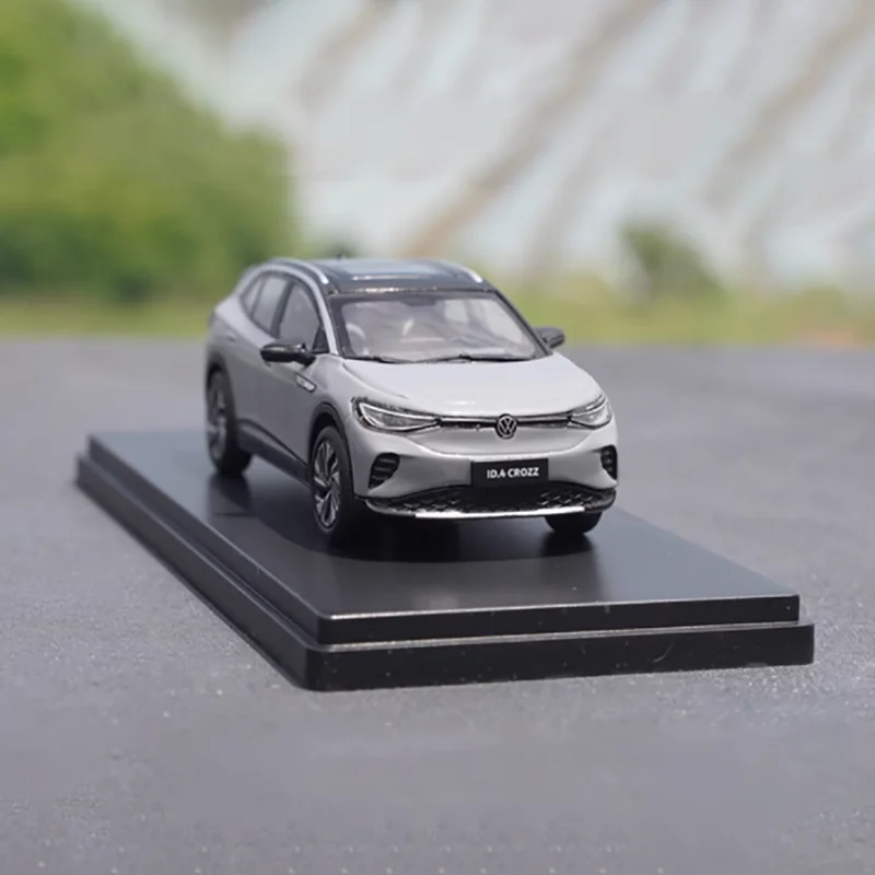 VW ID4 CROZZ SUV Diecast Model 1:43 Scale in Black or Silver 4 VW ID4 CROZZ SUV Diecast Model 1:43 Scale in Black or Silver - Image 4