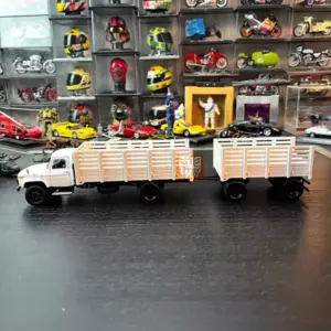 Vintage 1980s Cargo Truck Diecast Model 13 S229a68633dca49a7803fbabffe0ca391Y