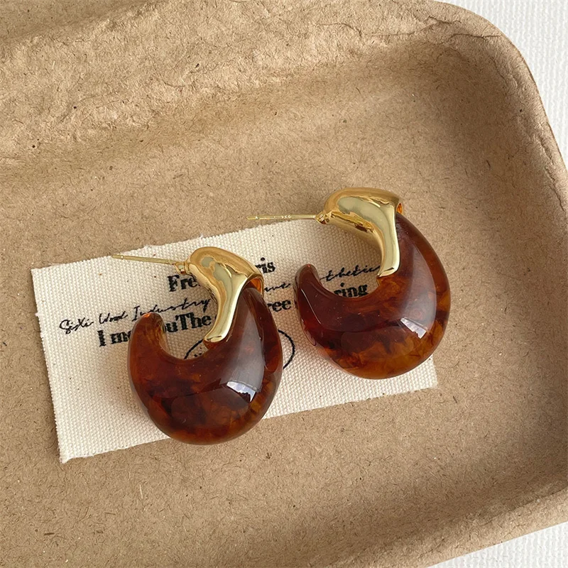 Shell Starfish Stud Earrings in Blue, White, Coffee 5 Shell Starfish Stud Earrings in Blue, White, Coffee - Image 5