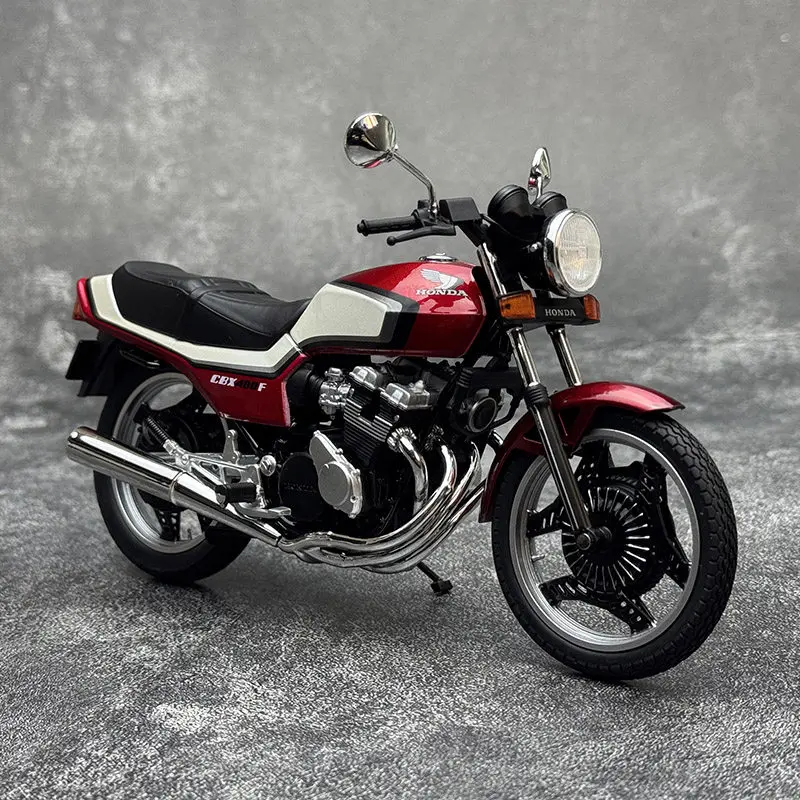 Honda CBX400F 1:12 Diecast Motorcycle Model 2 Honda CBX400F 1:12 Diecast Motorcycle Model - Image 2