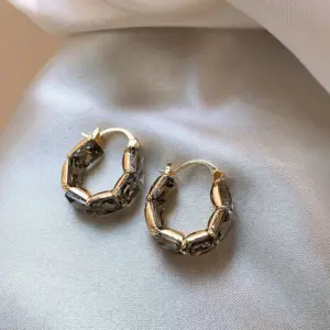 S318e48585a954092a3a513db3d1345418