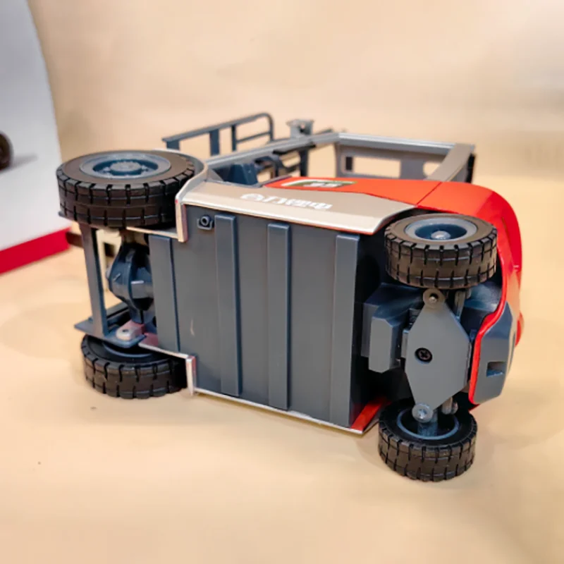 1/18 Diecast Industrial Forklift Model 6 1/18 Diecast Industrial Forklift Model - Image 6