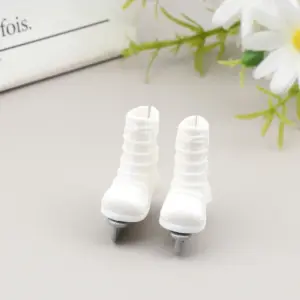 Miniature Dollhouse Skating Shoes Set in Resin 16 S36ef3d17ec734c36a7751d9187d6fe4br