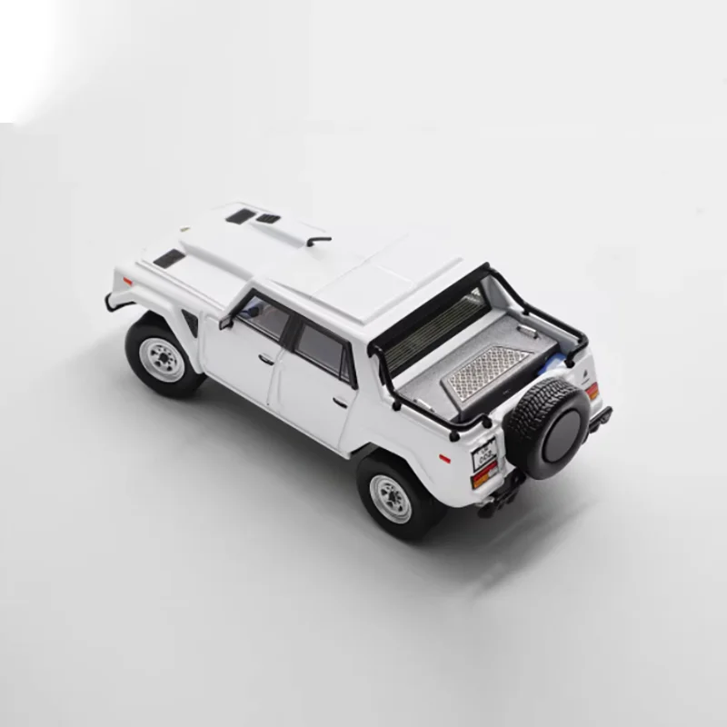 Lamborghini LM002 1:64 Diecast Model 3 Lamborghini LM002 1:64 Diecast Model - Image 3