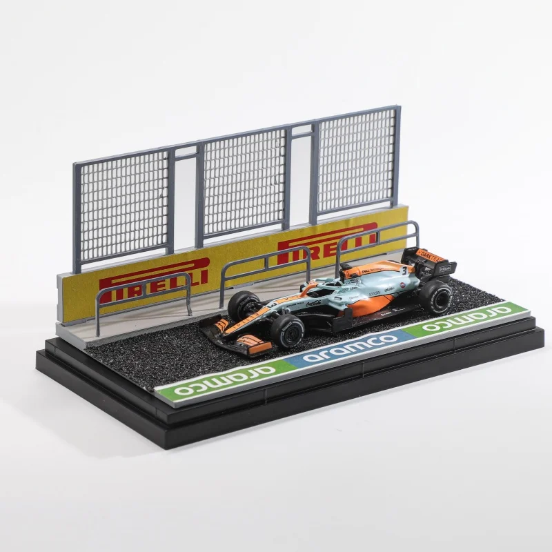 1:64 F1 Pit Lane Scene Collectible Model 4 1:64 F1 Pit Lane Scene Collectible Model - Image 4