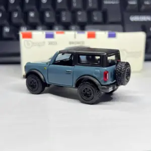 2021 Ford Bronco Bburago 1/64 Diecast Model 8 S3f20caf2f6d04669b90adc4edf2a93c0X