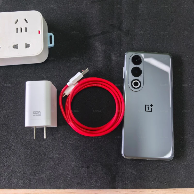 OnePlus 100W SuperVOOC USB-C Fast Charger 3 OnePlus 100W SuperVOOC USB-C Fast Charger - Image 3
