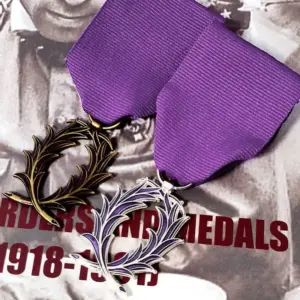 French Palm Leaf Honor Brooch 30x37mm 9 S432e2bbf6ae5483ba4b865a42fa43444h