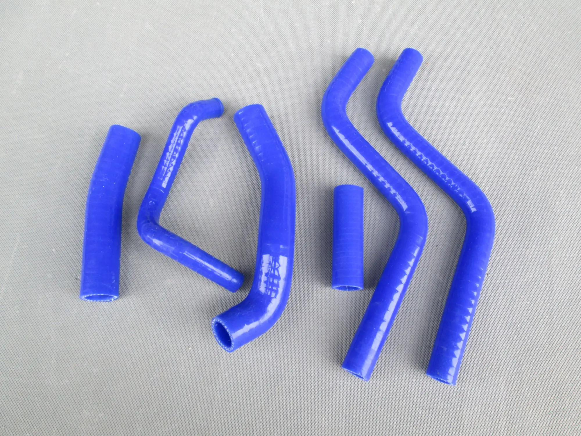 Vibrant Red Silicone Radiator Hose Set for Honda CR250R 3 Vibrant Red Silicone Radiator Hose Set for Honda CR250R - Image 3