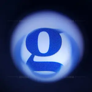 Portable Magnifying Glass with LED and Adjustable Zoom 7 S47430996565f481f88918696210c32842