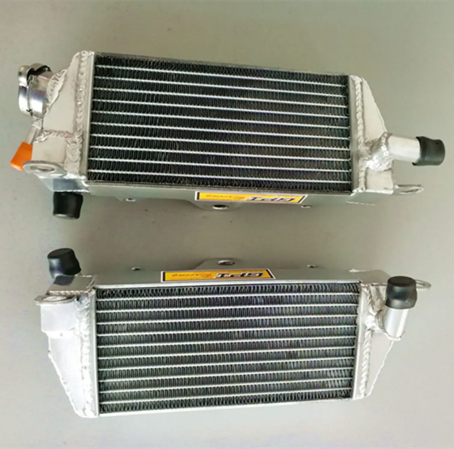 Durable Aluminum Radiator Set for Kawasaki KX250 2 Durable Aluminum Radiator Set for Kawasaki KX250 - Image 2