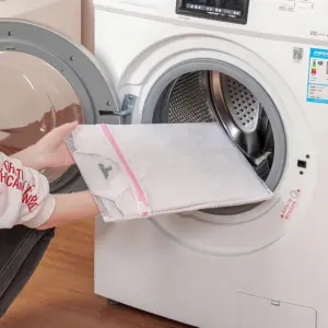 Set of Four Polyester Laundry Bags with Pink Zippers 13 S4eeea562765e4c7f8473fb02113c5376P