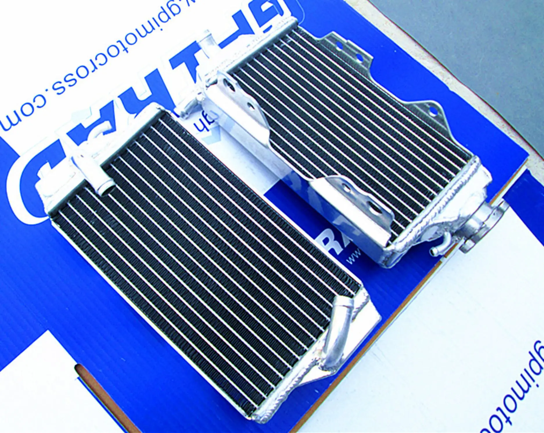Honda CR125R 2000-2001 Aluminum Radiator Pair 5 Honda CR125R 2000-2001 Aluminum Radiator Pair - Image 5