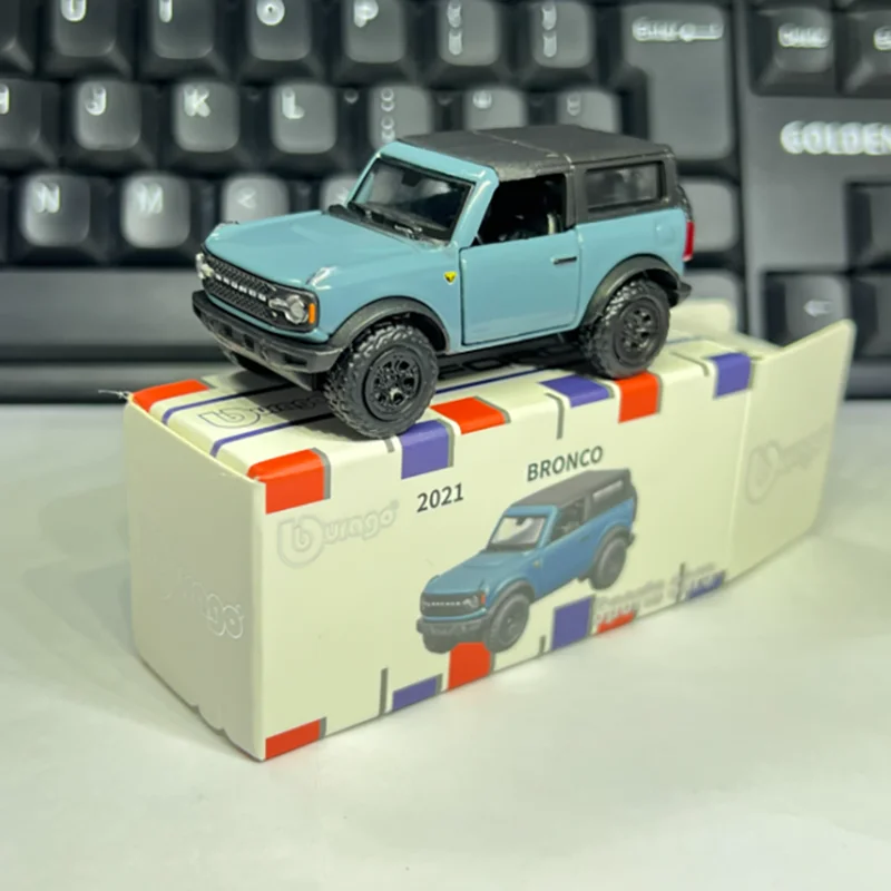 2021 Ford Bronco Bburago 1/64 Diecast Model 6 2021 Ford Bronco Bburago 1/64 Diecast Model - Image 6