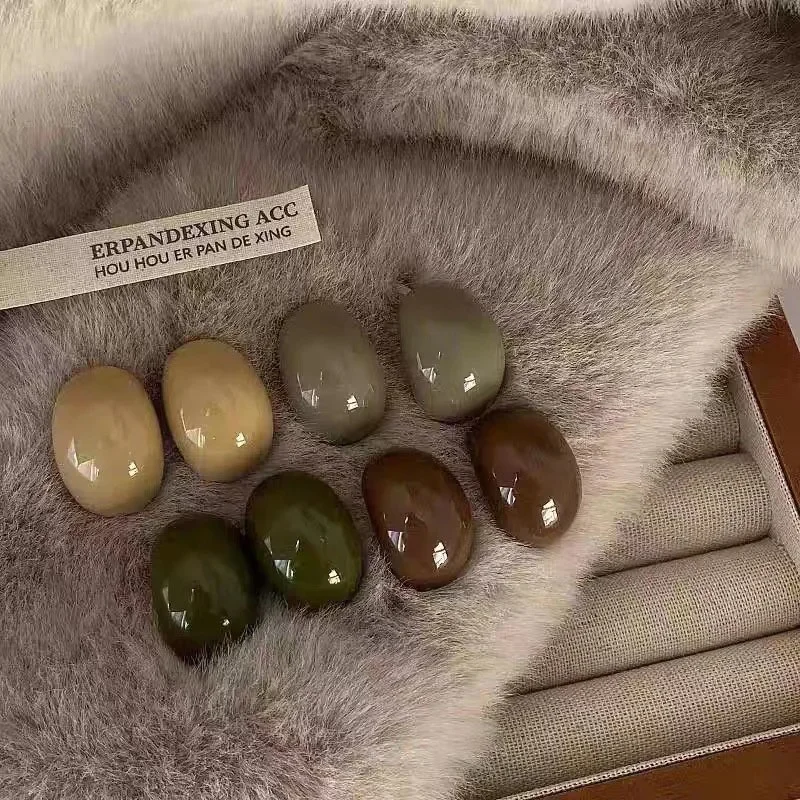 Vintage Geometric Oval Acrylic Earrings for Women 3 Vintage Geometric Oval Acrylic Earrings for Women - Image 3