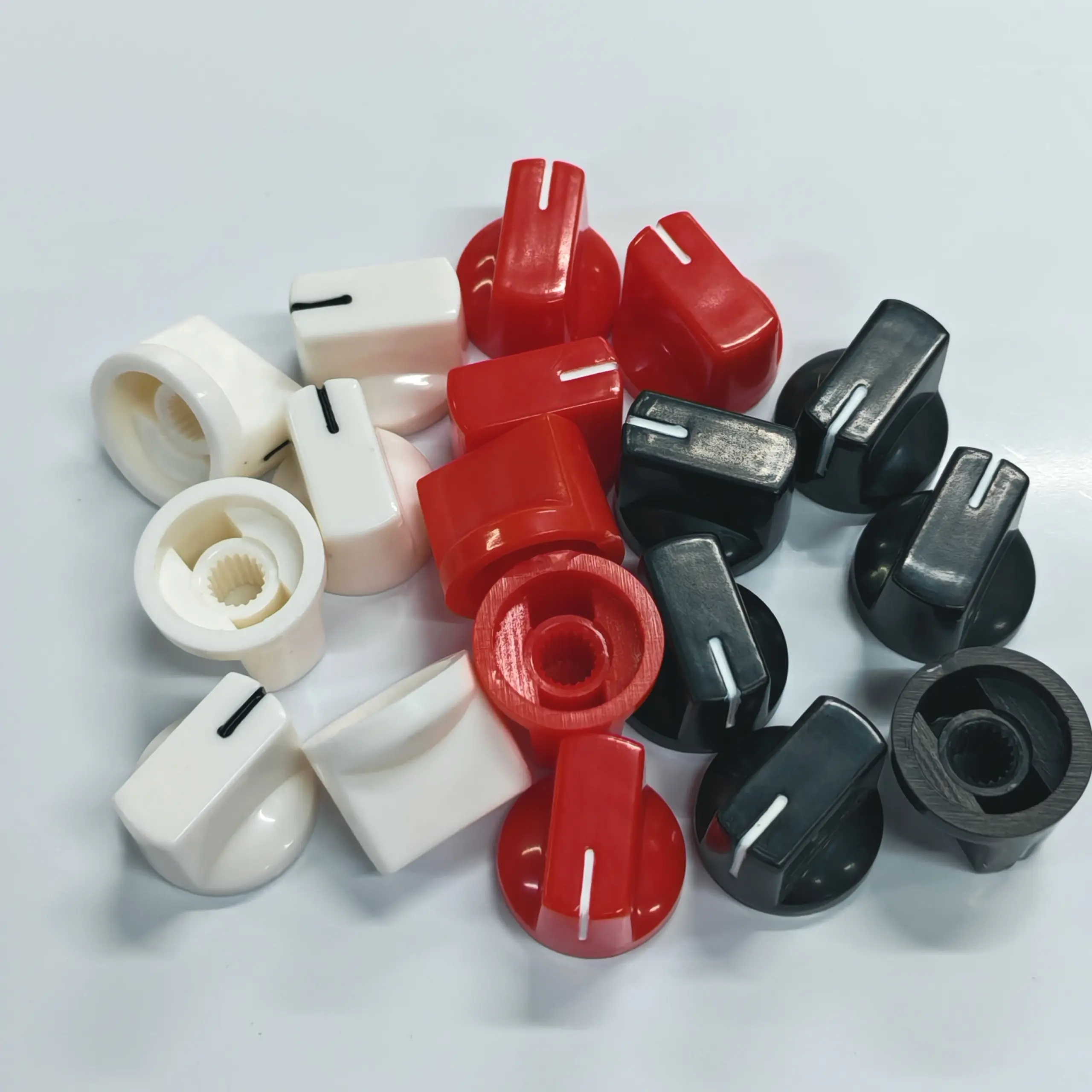 Guitar Effect Pedal Knobs Set of Six 3 Guitar Effect Pedal Knobs Set of Six - Image 3