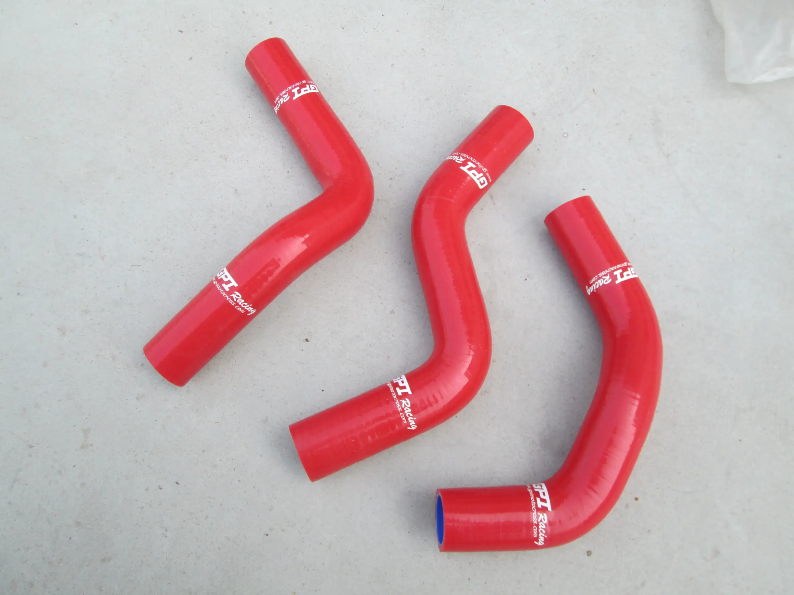 Red Silicone Radiator Hose Kit for Suzuki Swift 1.3L G13 GTI 3 Red Silicone Radiator Hose Kit for Suzuki Swift 1.3L G13 GTI - Image 3