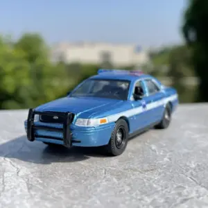 2001 Ford Crown Victoria Police Model 1/64 Scale 6 S5f8e85abd9d44a208578d6da3416c7ed8