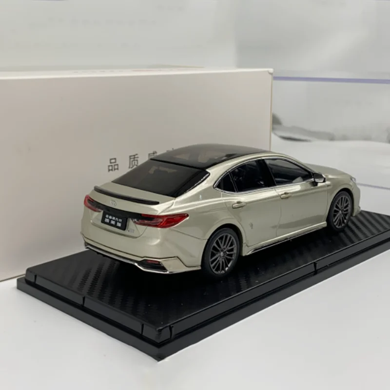 Toyota Camry Diecast Model Set - 1:30 Scale 4 Toyota Camry Diecast Model Set - 1:30 Scale - Image 4