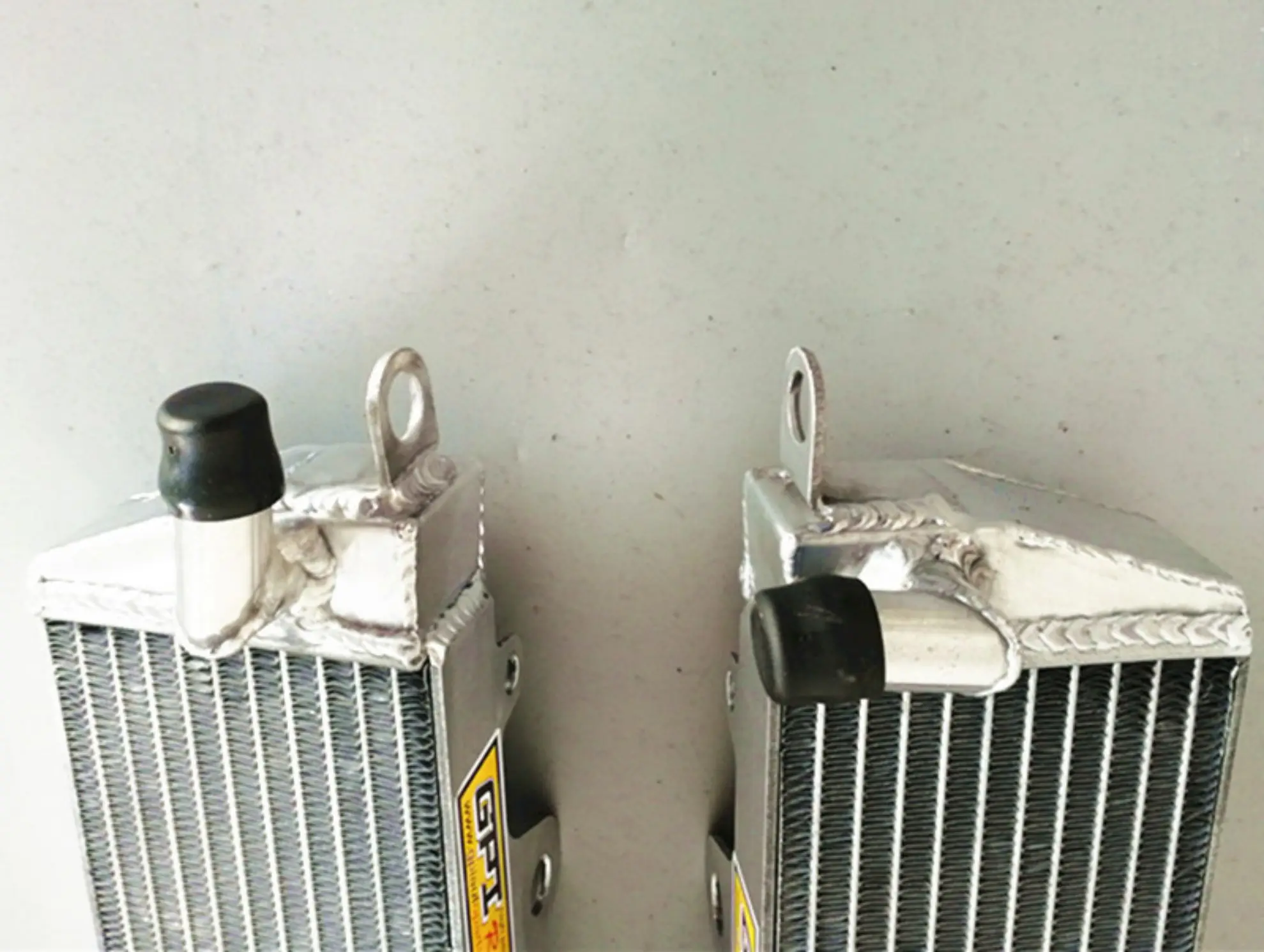 Durable Aluminum Radiator Set for Kawasaki KX250 6 Durable Aluminum Radiator Set for Kawasaki KX250 - Image 6