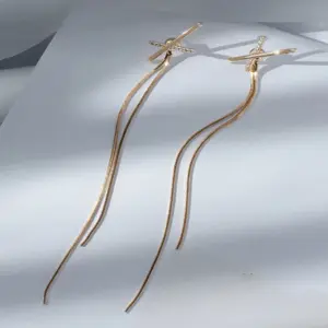 Vintage-inspired Drop Earrings with Sparkling Stones 13 S62c5c9dd118343ca829c3dca779f89822