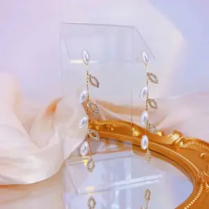 Elegant Gold Drop Earrings with Crystal Stones 11 S6329a5c81aa244b99d53f1e240f265384