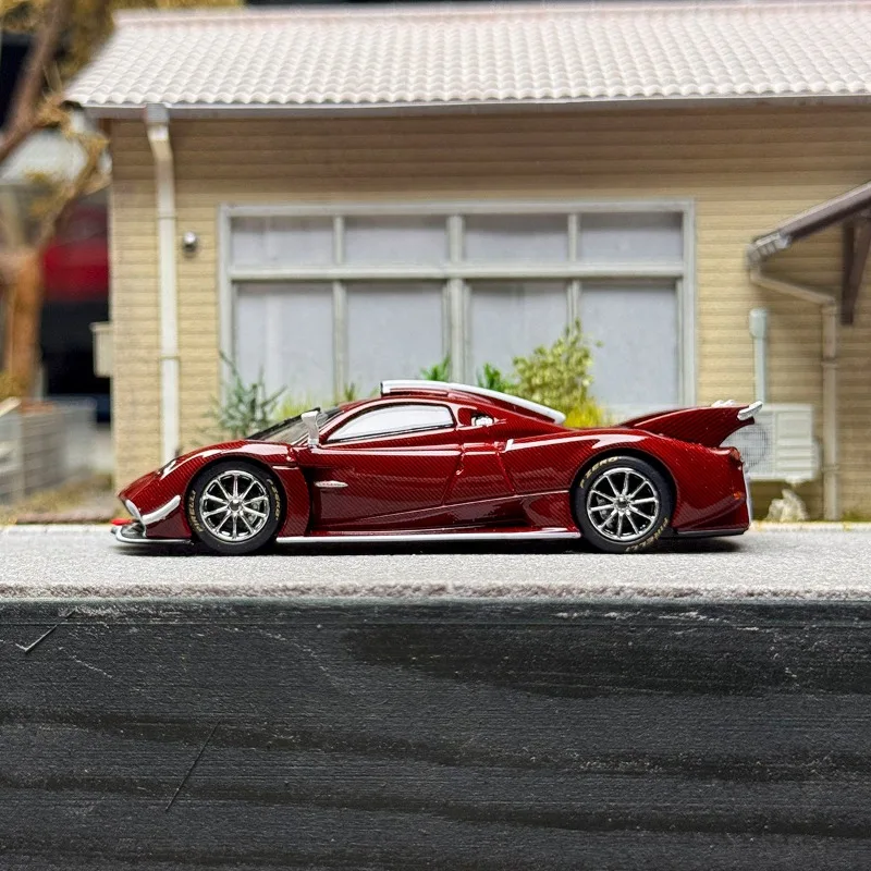 1:64 Pagani Huayra R Diecast Model 5 1:64 Pagani Huayra R Diecast Model - Image 5