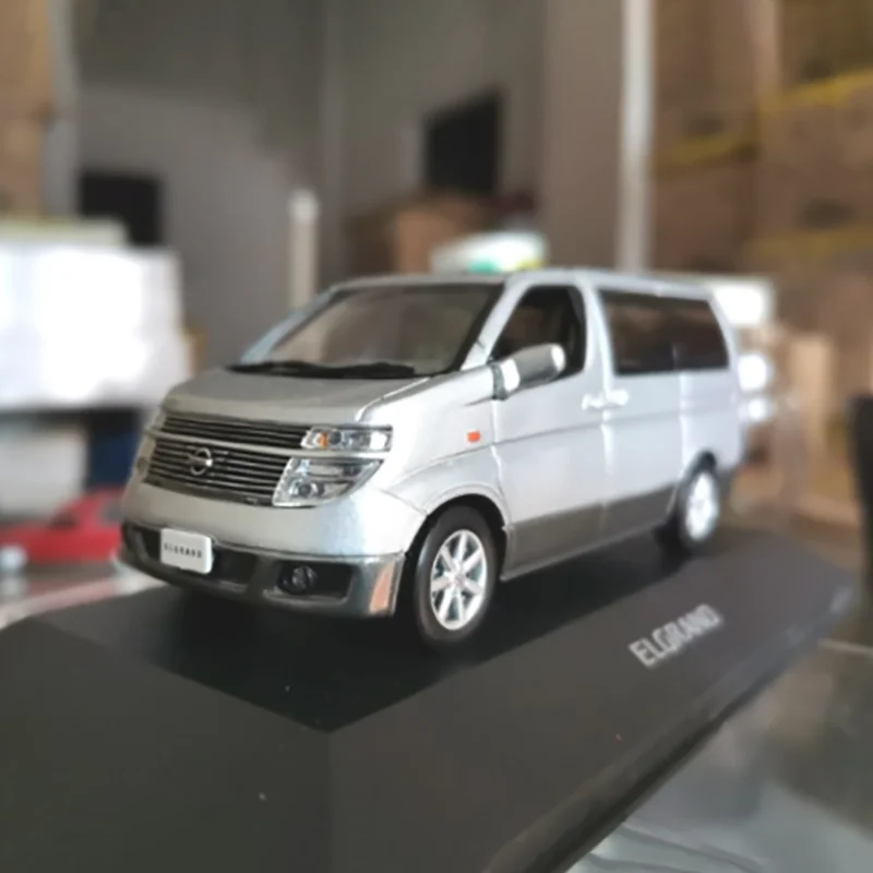 Diecast 1/43 Elgrand MPV Model Silver 2 Diecast 1/43 Elgrand MPV Model Silver - Image 2