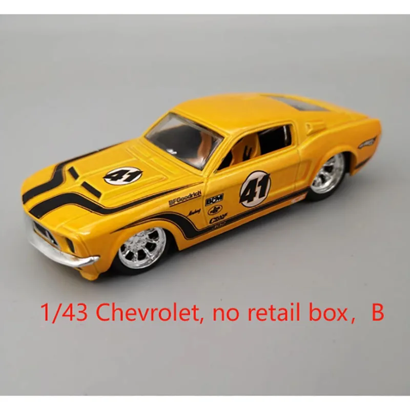 WELLY 1/43 Alloy Car Model in Vibrant Colors 2 WELLY 1/43 Alloy Car Model in Vibrant Colors - Image 2